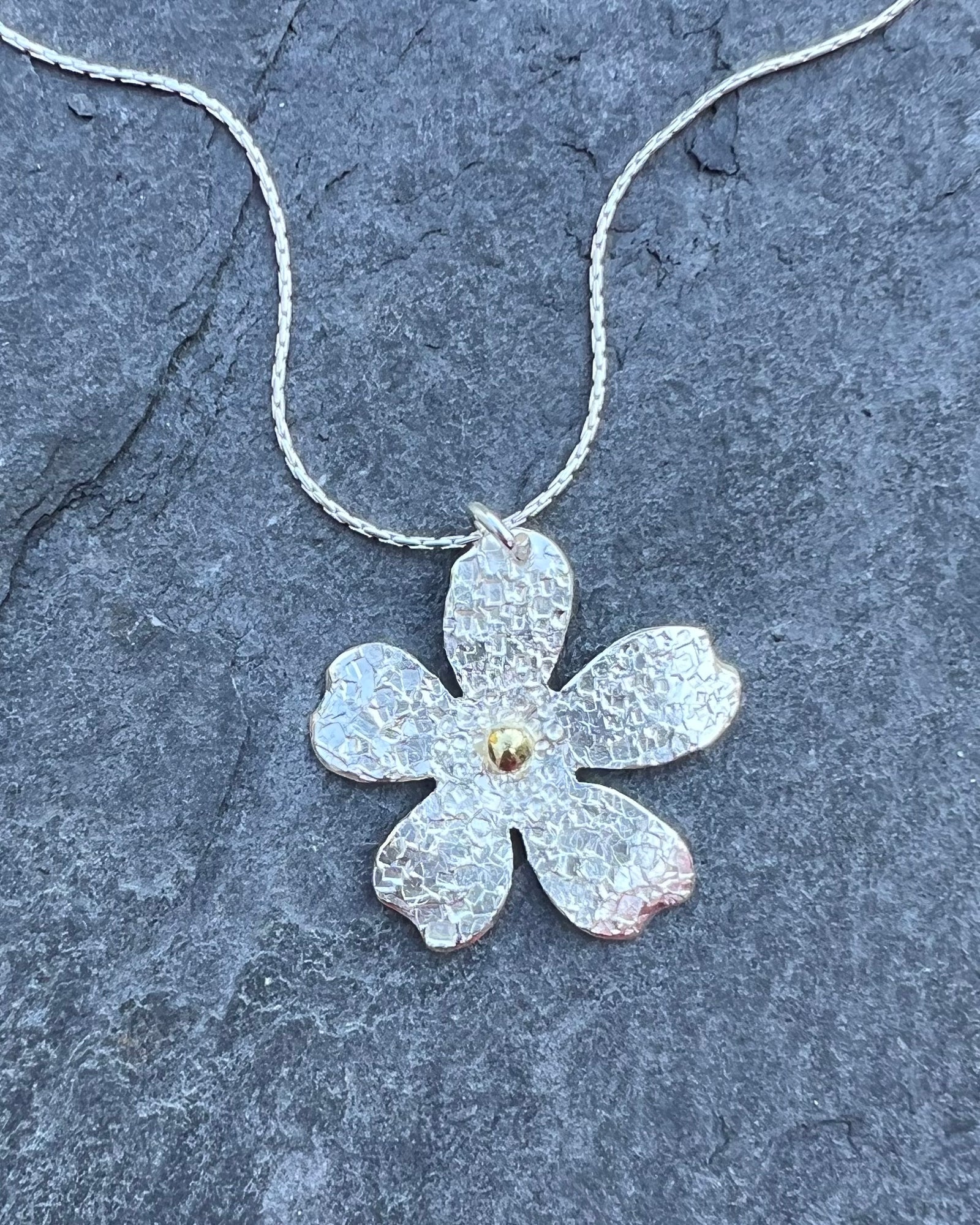 UAP19 Daisy with yellow sapphire Pendant Uschi Arens Price Silver Jewellery