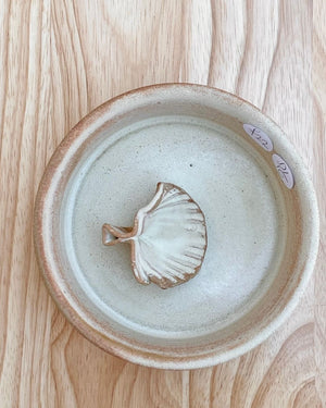DL10 Sea Salt Dish ASY Derek A Lamb Ceramics