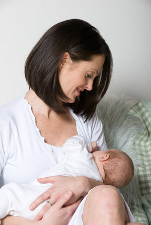 Breastfeeding in chic nursing dress maternity dress